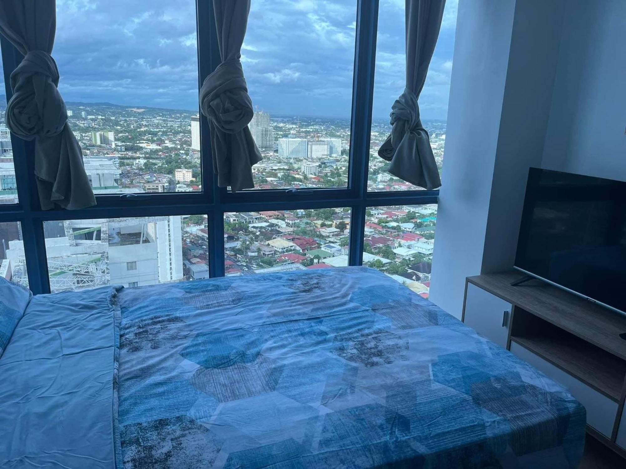 Luxury 2-br, 2 Baths At 38 Park Ave With Panoramic View * Cebu