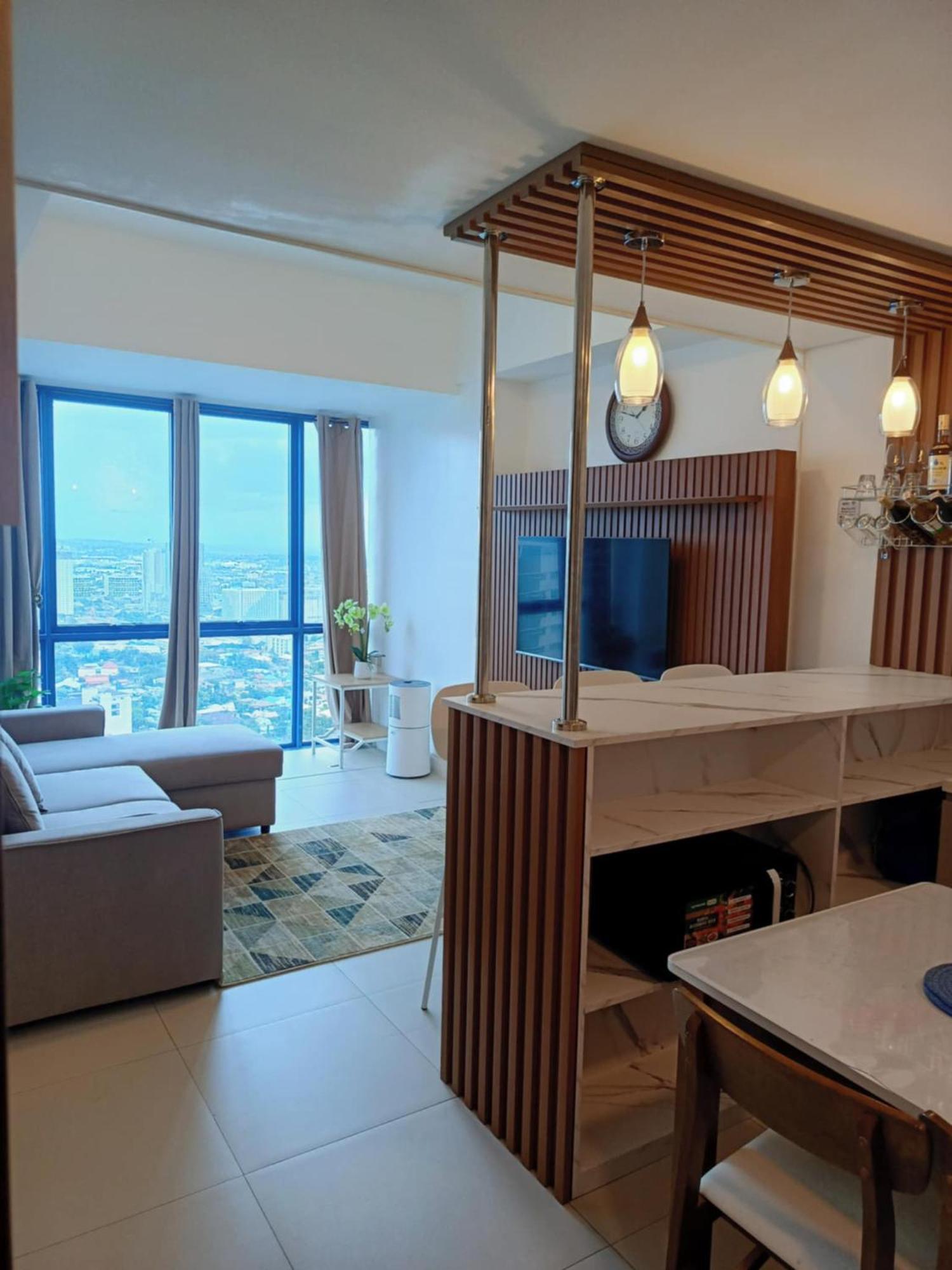 Luxury 2-br, 2 Baths At 38 Park Ave With Panoramic View Cebu